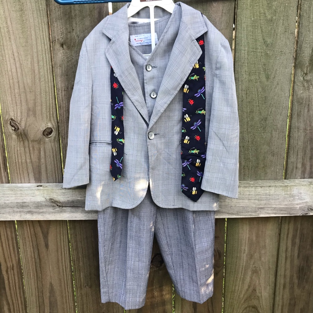 Imp Originals boys suit size 4 w/ tie & hanger